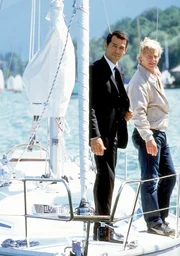 Toprak (Erol Sander, li.) und Holldau (Henning Baum) durchsuchen Lorenzonis Yacht nach Spuren, die auf seinen M&ouml;rder deuten k&ouml;nnten.