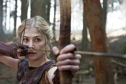 Andromeda (Rosamund Pike) ist K&ouml;nigin und eine tapfere Kriegerin, die ihr Heer gegen Kronos und die Titanen ins Feld f&uuml;hrt.
