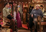 "The Big Bang Theory" - Amy ist gekr&auml;nkt, weil Sheldon privateste Dinge an seinem Arbeitsplatz ausplaudert; Raj droht, finanzielle Unterst&uuml;tzung durch seinen Vater zu verlieren. Im Bild (v.li.): Jim Parsons (Sheldon Cooper), Mayim Bialik (Amy Farrah Fowler), Brian Posehn (Bert).