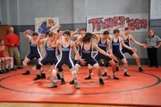 Sue traut ihren Augen nicht, als die Performance ihrer Cheerleaderinnen pl&ouml;tzlich von Matt und seinem Wrestling-Team unterbrochen wird. Denn Matt will Sue etwas Wichtiges mitteilen.