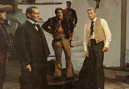 Dr. Karl Sternau (Lex Barker, rechts) unterst&uuml;tzt Benito Juarez (Fausto Tozzi, links) in Mexiko gegen die Franzosen. Doch Lazaro Verdoja (Rikk Battaglia, Mitte) verfolgt seine eigenen Ziele.