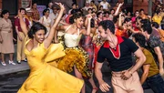 Ariana DeBose (Anita), David Alvarez (Bernardo).