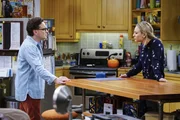 Johnny Galecki (Leonard Hofstadter), Kaley Cuoco (Penny).