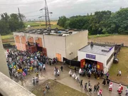 Besucher:innen des Shutdown Festivals im AKW Zwentendorf.