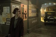 Charlotte Ritter (Liv Lisa Fries) auf n&auml;chtlicher Erkundungstour.