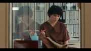 Greta Malinger (Lydia Amasko) steht vor ihren ersten Pr&uuml;fungen, um ins zweite Jahr des Hebammenstudiums zu kommen. Das Lernen ist auch ein gutes Mittel, um sich von Dr. Mohn abzulenken.
