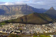 Kapstadt ist die &auml;lteste Stadt S&uuml;dafrikas. Bereits Ende des 15. Jahrhunderts machten portugiesische Entdecker hier halt.