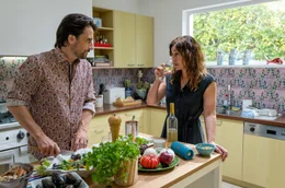 Martin (Oliver Mommsen) und Livia (Ulrike C. Tscharre) kochen zusammen