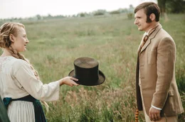 Das Ehepaar Martha (Anna Maria M&uuml;he) und Heinrich Vogeler (Florian Lukas) in den Feldern von Worpswede