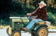 Das einzige Fahrzeug, das der alte Alvin (Richard Farnsworth) noch ohne gr&ouml;&szlig;eres Risiko fahren kann, ist sein alter Rasenm&auml;her.