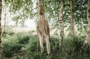 Heinrich Vogeler (Florian Lukas) am Weiher in Worpswede