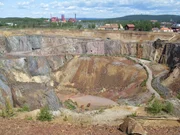 Ein gigantisches Loch ist das Ergebnis eines Einsturzes des Kupferbergs. Ein gigantisches Loch ist das Ergebnis eines Einsturzes des Kupferbergs.