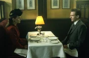 Sarah Miles (Julianne Moore, l.); Maurice Bendrix (Ralph Fiennes, r.)