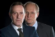 Die Partnerschaft schl&auml;gt um in einen erbitterten Machtkampf. Von links: Stefan Kurt als Alexander Maier, Ulrich Tukur als Hans-Werner Brockmann.