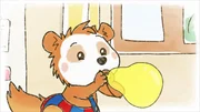 Bobo kann den Ballon schon ganz alleine aufpusten.