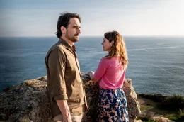 Martin (Oliver Mommsen) und Livia (Ulrike C. Tscharre) verbringen eine intensive Zeit miteinander.