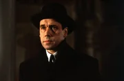 Sarahs Ehemann Henry (Stephen Rea) wei&szlig;, dass seine Frau ihm nicht treu ist.