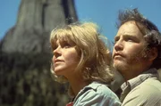 Shown from left: Jillian Guiler (Melinda Dillon ),Roy Neary (Richard Dreyfuss )