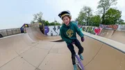 Expertin Lea zeigt, was für tolle Tricks auf einem Einrad möglich sind. Expertin Lea zeigt, was für tolle Tricks auf einem Einrad möglich sind.