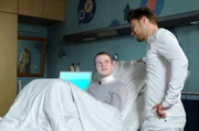 Der Einzige, von dem sich der leuk&auml;miekranke Dominik (Jonah Rausch, li.) verstanden f&uuml;hlt, ist Kris Haas (Jascha Rust, re.). Dominik will sich nicht mehr behandeln lassen, aber niemand akzeptiert diese Entscheidung. Dominik wei&szlig;, dass er sterben wird.