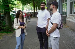 Von links: Ninve Ermagan, Devrim Şahin Emre und Tayfun Guttstadt (Heroes Berlin e.V.).