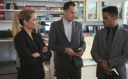 (v.l.n.r.) Dr. Joan Watson (Lucy Liu); Sherlock Holmes (Jonny Lee Miller); Detective Marcus Bell (Jon Michael Hill)