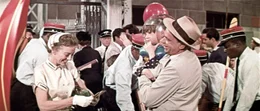 Als liebender Familienvater schickt auch Richard Sherman (Tom Ewell, r.) seine Frau Helen (Evelyn Keyes, l.) und seinen kleinen Sohn im Sommer zur Erholung aufs Land.