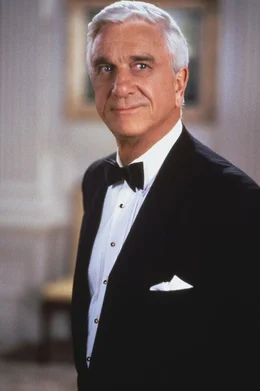Lieutenant Frank Drebin (Leslie Nielsen) steht ein neuer Fall  bevor: wichtige Mitglieder der Stromindustrie werden entf&uuml;hrt und durch Doppelg&auml;nger ersetzt.