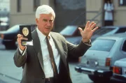 Wo Frank Drebin (Leslie Nielsen) auftaucht, regiert das Chaos ...