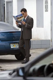 Michael Westen (Jeffrey Donovan) muss feststellen, dass er in den vergangenen Wochen auf Schritt und Tritt beschattet wurde.