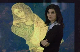 Kann es sein, dass Leonardo da Vinci in seinen Werken Hinweise auf das Versteck des heiligen Grals eingearbeitet hat? Kryptologin Sophie Neveu (Audrey Tatou) ...