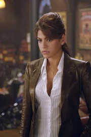 Um seinen Vater und seine gro&szlig;e Liebe Roxanne (Eva Mendes) zu sch&uuml;tzen, verkauft Johnny auf seine Seele an den Teufel. Doch dann braucht der Teufel die Hilfe seines Ghost Riders ...