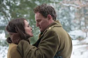 Rachael Morgan (Keira Knightley, l.); Lewis Morgan (Jason Clarke, r.)