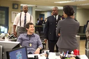 (v.l.n.r.) Terry Jeffords (Terry Crews); Jake Peralta (Andy Samberg); Captain Ray Holt (Andre Braugher); Amy Santiago (Melissa Fumero)