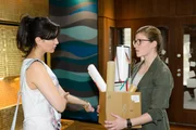 Das erste Zusammentreffen zwischen Larissa (Naima Fehrenbacher, l.) und Toni (Mich&egrave;le Fichtner) verl&auml;uft alles andere als harmonisch...
