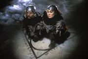 Greedigut (Tamara De Treaux,r.) und Grizzel (Peter Risch).  . Ghoulies