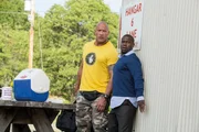 Der Agent Bob (Dwayne Johnson, l.) bringt endlich wieder so etwas wie Spannung in Calvins (Kevin Hart, r.) langweiligen Alltag.
