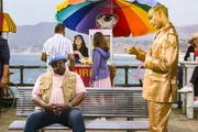 Calvin Butler (Cedric the Entertainer, l.); Menschlicher Roboter (Christian Prentice, r.)