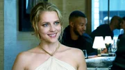 Sarah (Teresa Palmer)