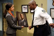 Amy (Melissa Fumero) und Captain Holt (Andre Braugher)