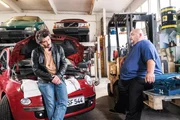 Manuel (Daniel Sellier, l.) will Kai auf keinen Fall erneut entt&auml;uschen. Itchy (Hakan Orbeyi) ermutigt ihn.