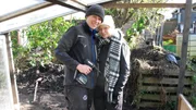 Tim (24) und Elisa (20) wollen ein Gew&auml;chshaus bauen..