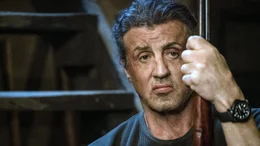 John Rambo (Sylvester Stallone) hat viele gro&szlig;e Schlachten in seinem Leben geschlagen - nun soll endlich Schluss sein. Zur&uuml;ckgezogen lebt der Kriegsveteran inzwischen auf einer abgelegenen Farm in Arizona. Doch der einstige Elitek&auml;mpfer kommt nicht zur Ruhe.; John Rambo (Sylvester Stallone) hat viele gro&szlig;e Schlachten in seinem Leben geschlagen &ndash; nun soll endlich Schluss sein. Zur&uuml;ckgezogen lebt der Kriegsveteran inzwischen auf einer abgelegenen Farm in Arizona. Doch der einstige Elitek&auml;mpfer kommt nicht zur Ruhe.