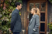 L-R: Matthew Clairmont (Matthew Goode)  and Diana Bishop (Teresa Palmer)