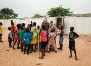 Chrigu und Sepp - Zwei F&auml;uste und ein Halleluja Staffel 1, Episode 1 Werden fr&ouml;hlich willkommen geheissen: Chrigu und Sepp in Dakar