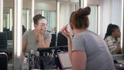 Baracklerin Janine macht in Frankfurt am Main eine Ausbildung als Make-up-Artist. Der Abschluss ist in greifbarer N&auml;he, doch eine wichtige H&uuml;rde muss sie noch nehmen. Im Rahmen ihrer Abschlusspr&uuml;fung soll die 26-J&auml;hrige einen Geisha-Look kreieren. Doch &uuml;ber Nacht hat ihr Model kurzfristig abgesagt. Nun muss Janine sich selbst in eine Geisha verwandeln.