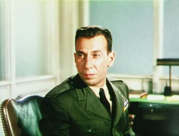 Vor Gericht schafft es Lt Barney Greenwald (Jos&eacute; Ferrer) jedoch, Kapit&auml;n Queeg vor Gericht so unter Druck zu setzen, dass dieser sein ungez&uuml;geltes, krankhaft paranoides Selbst vor Gericht entbl&ouml;&szlig;t.
