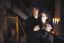 Jonathan (Peter Liapis,l.) und Rebecca (Lisa Pelikan). . Ghoulies