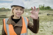 Alice Roberts mit Miniatur-R&ouml;meraxt in der N&auml;he von Wantage entdeckt.