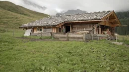 Eine der vielen Almh&uuml;tten auf der Kallbrunn-Alm.